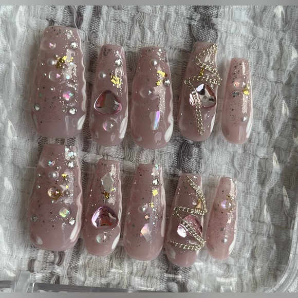 Handmade press-on nails - Picture 5 of 7